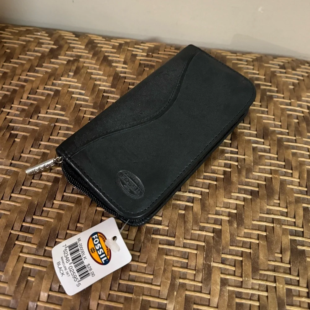 Fossil grooming kit